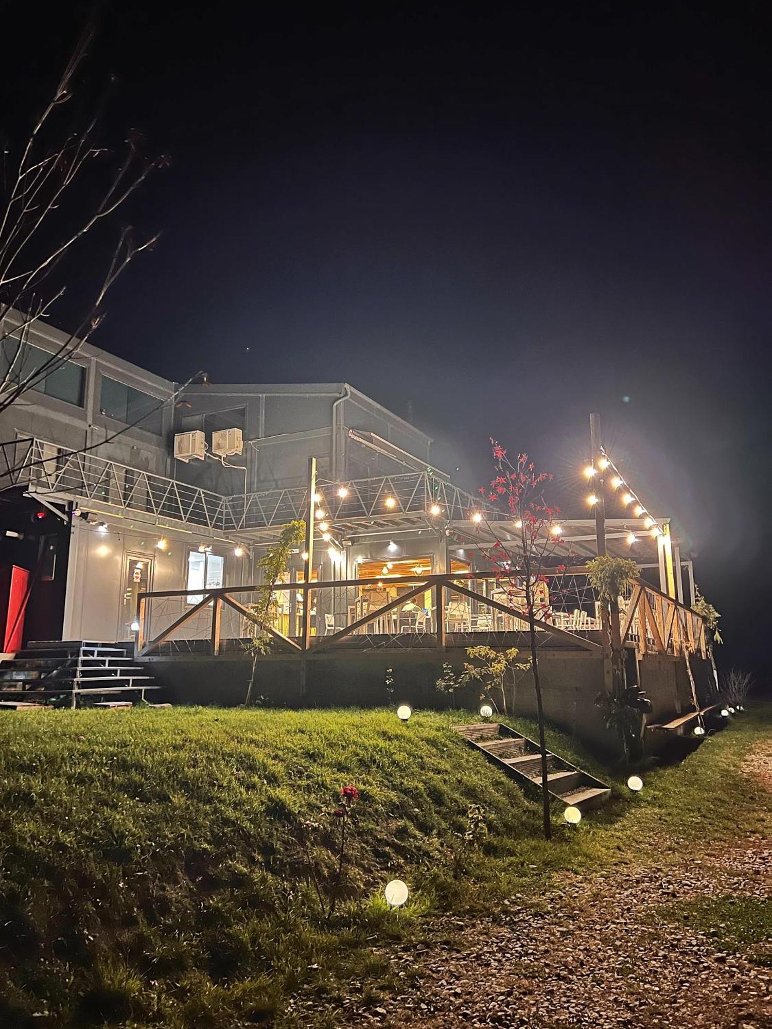 Hotel Flandra Glamping Corbeni Exterior foto